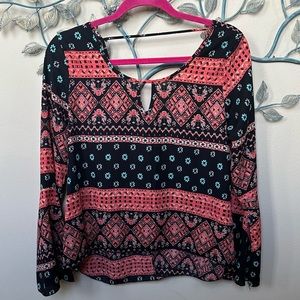 ❤️Bella d boho print flare sleeve Sz M EUC CLEARANCE